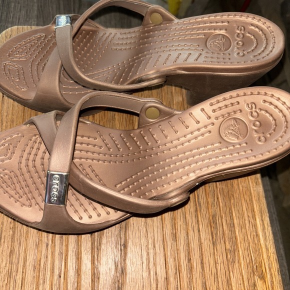 CROCS Neutral Brown Slip On Heeled Sandals Women's Size 9 - Picture 2 of 15
